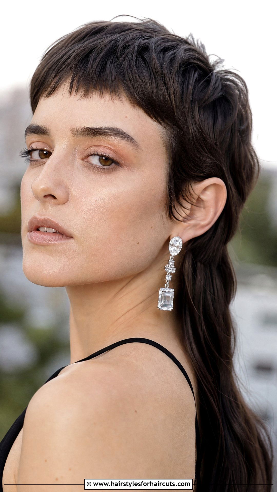 Mullet With Micro Bangs - 25 mullet haircuts for straight hair - 25 mullet haircuts for straight hair