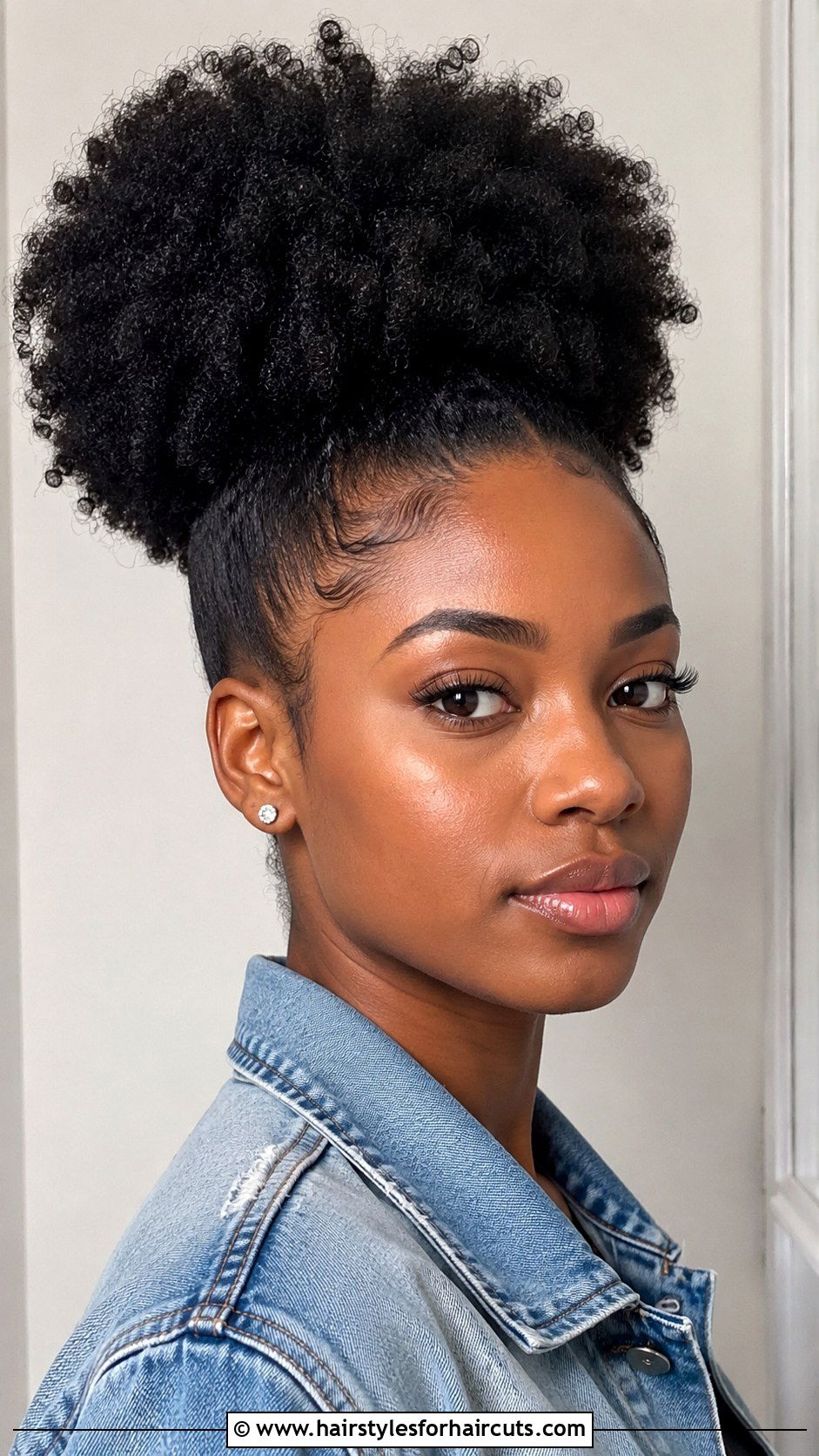 Natural Puff - 25 beach vacation hairstyles for black hair - 25 beach vacation hairstyles for black hair