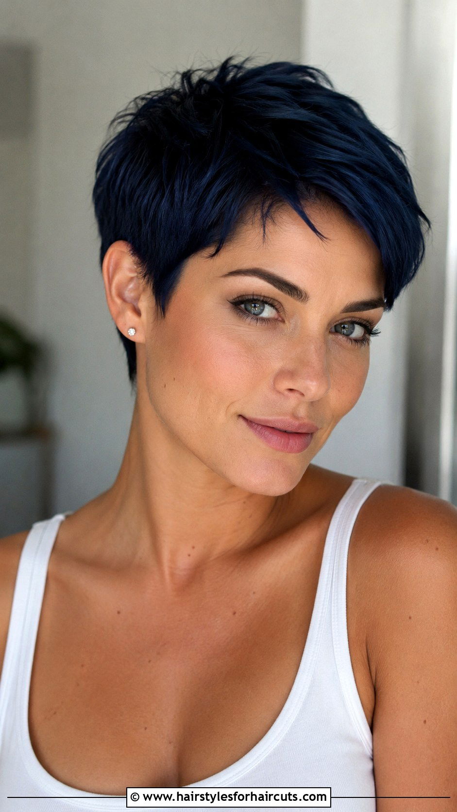 Navy Blue Pixie Cut - 25 dark blue hairstyles - 25 dark blue hairstyles