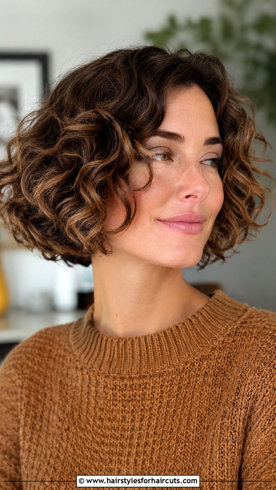 Neck Length Curly Bob - 25 best haircuts for short curly hair - 25 best haircuts for short curly hair
