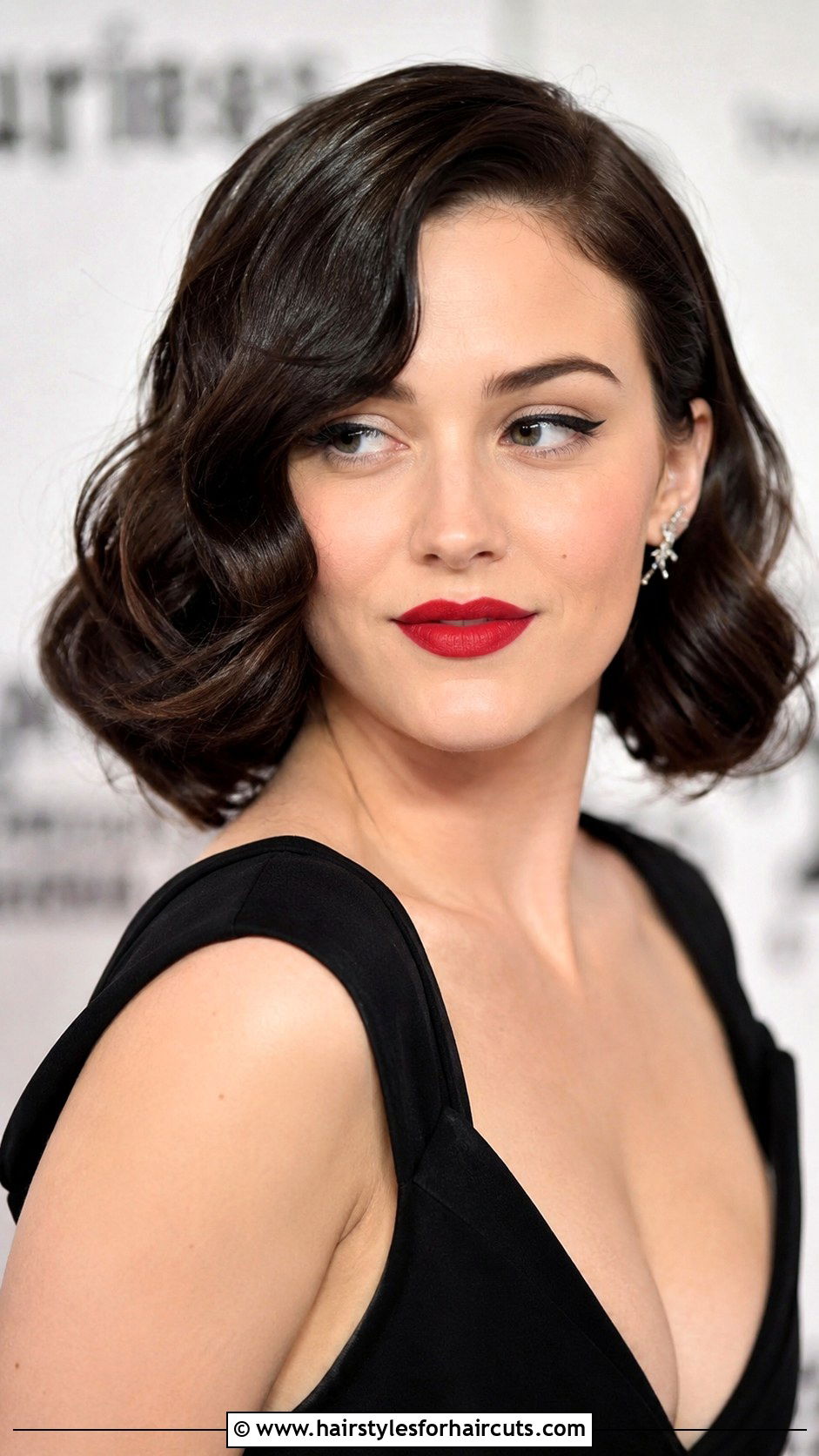 Old Hollywood Waves On Bob - 25 gala hairstyles for short hair - 25 gala hairstyles for short hair