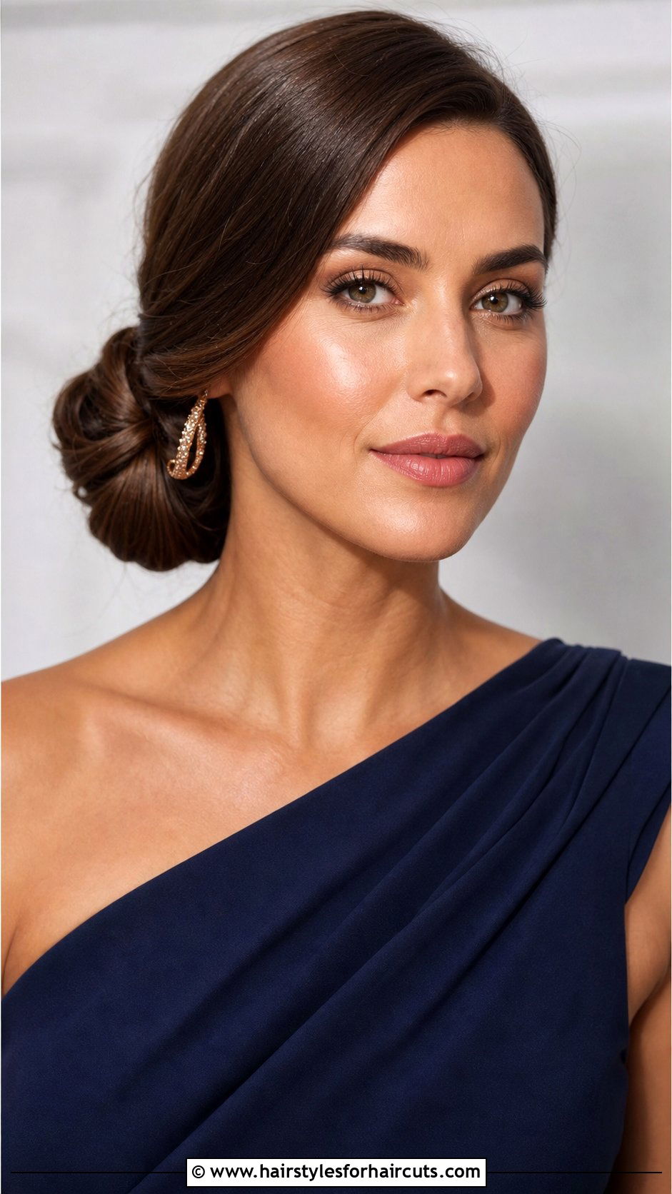 One Side Chignon - 25 one side hairstyles - 25 one side hairstyles