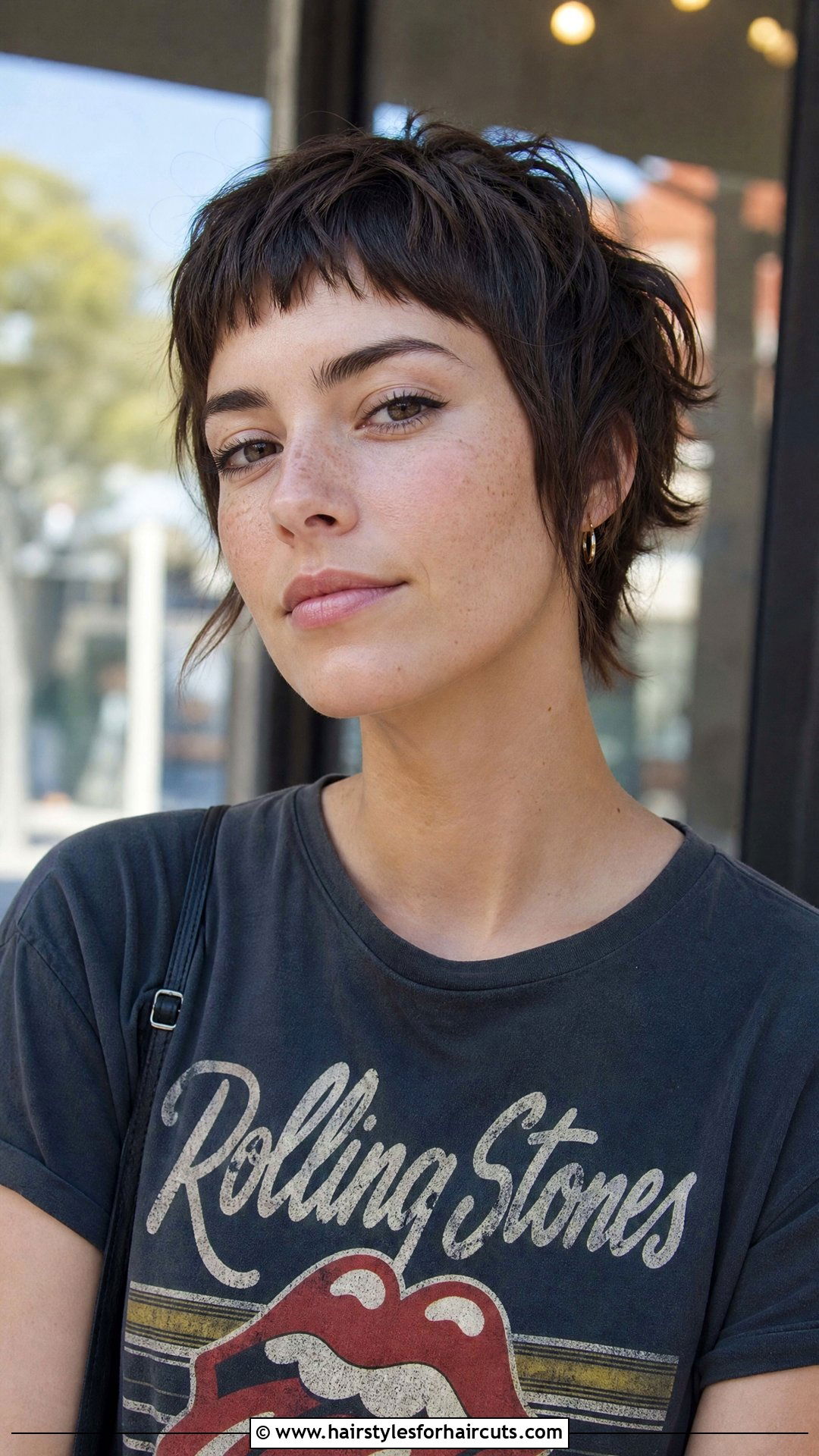 Overgrown Micro Bangs Pixie - 25 overgrown hairstyles - 25 overgrown hairstyles