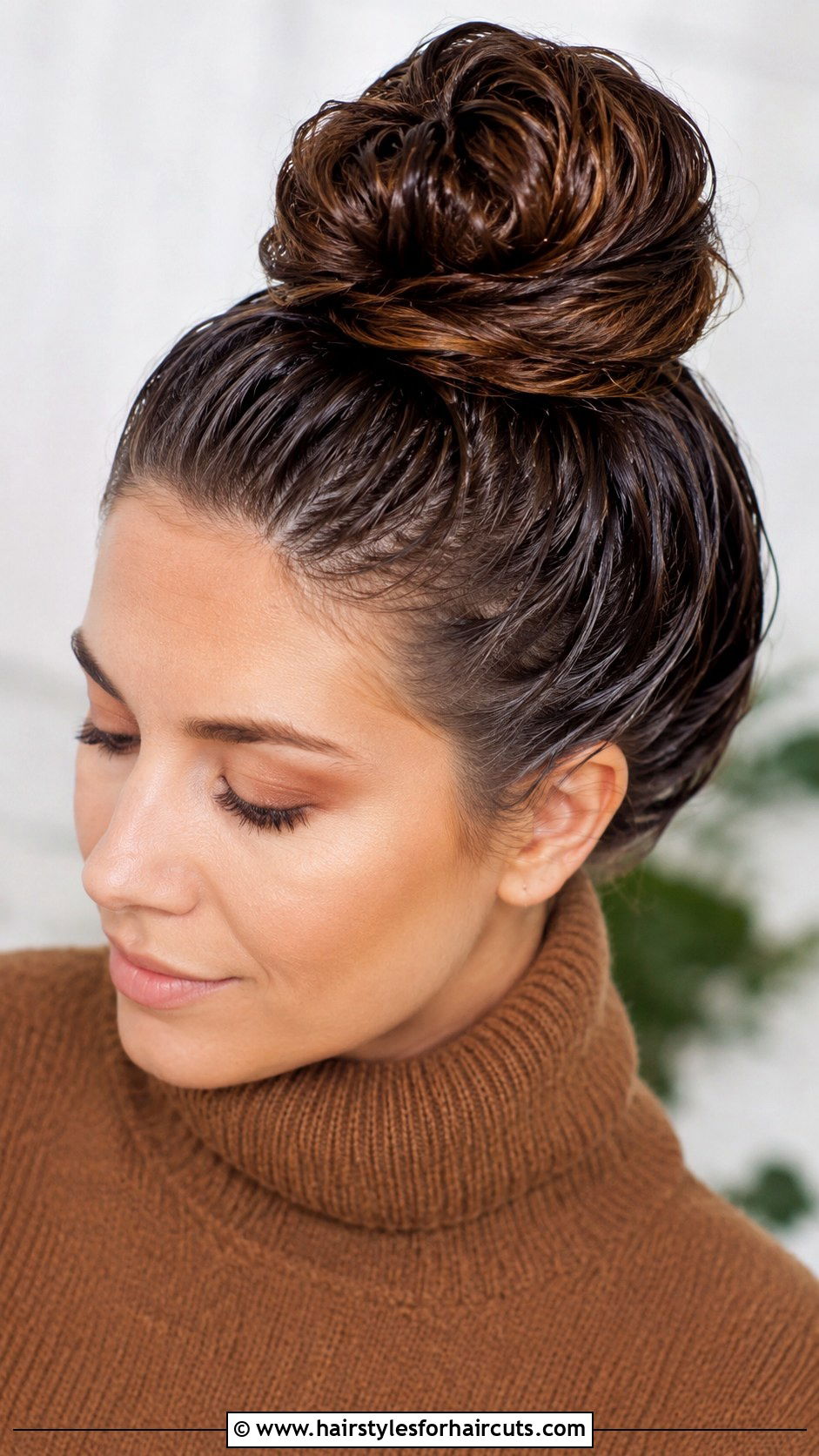 Overnight Sock Bun On Wet Hair - 25 overnight hairstyles for wet hair - 25 overnight hairstyles for wet hair