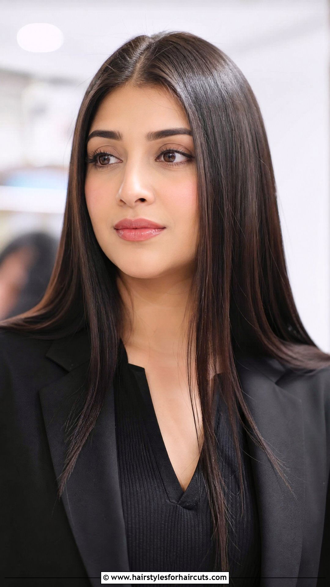 Pakistani Center Part Straight Hair - 25 pakistani hairstyles - 25 pakistani hairstyles