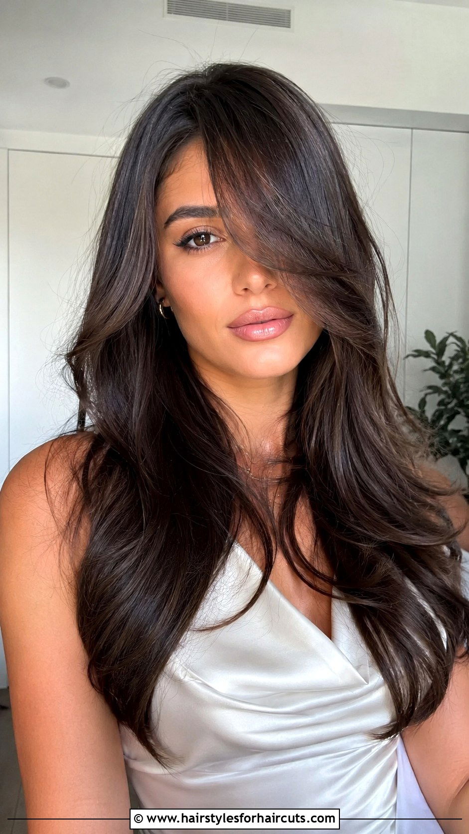Peekaboo Bangs Long Waves - 25 1940s long hairstyles - 25 1940s long hairstyles