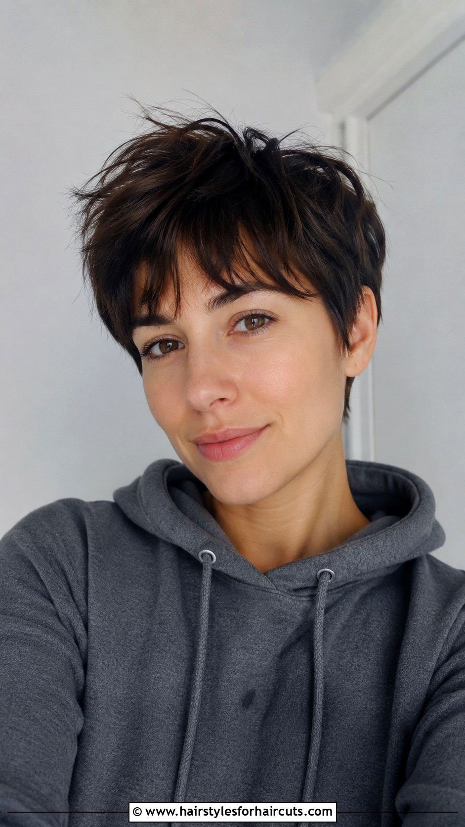 Piecey Bang Short Haircut - 25 bang haircuts for thin hair - 25 bang haircuts for thin hair