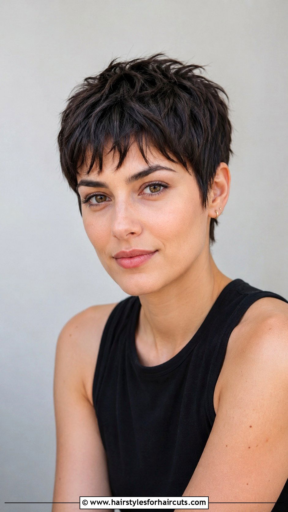 Piecey Bang Short Pixie - 25 bang hairstyles for thin hair - 25 bang hairstyles for thin hair