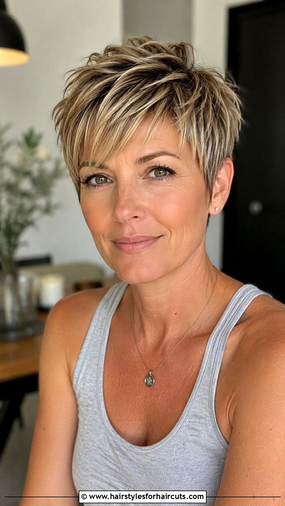 Piecey Pixie - 25 short hairstyles for straight fine hair - 25 short hairstyles for straight fine hair