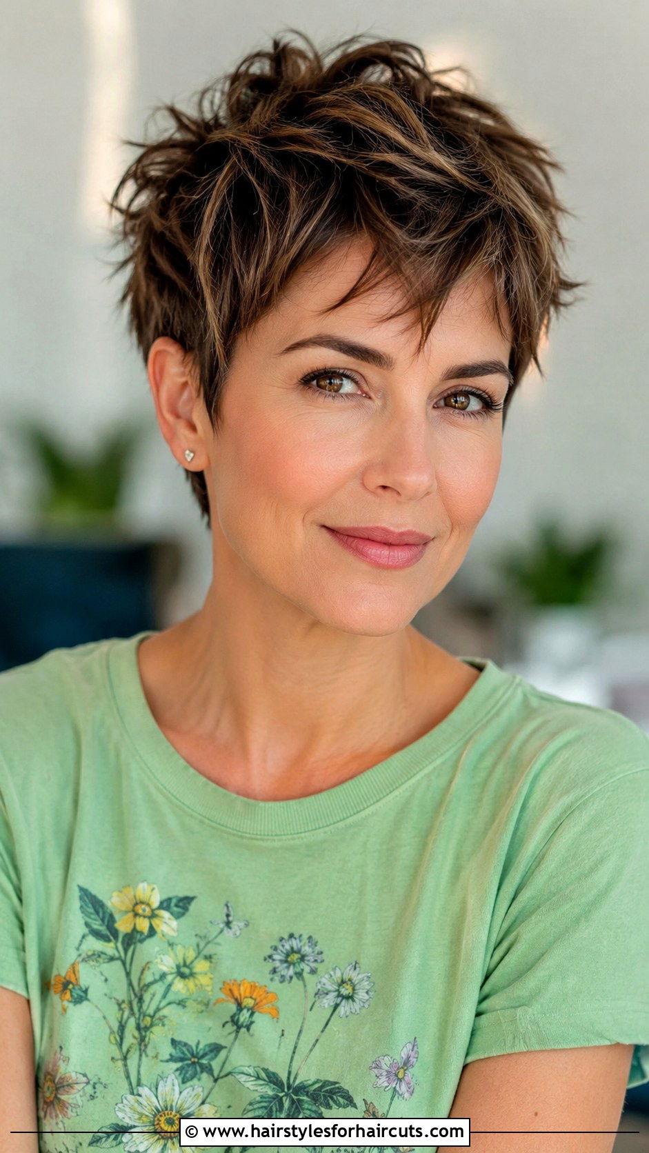 Piecey Pixie Cut - 25 short hairstyles for thinning hair women - 25 short hairstyles for thinning hair women