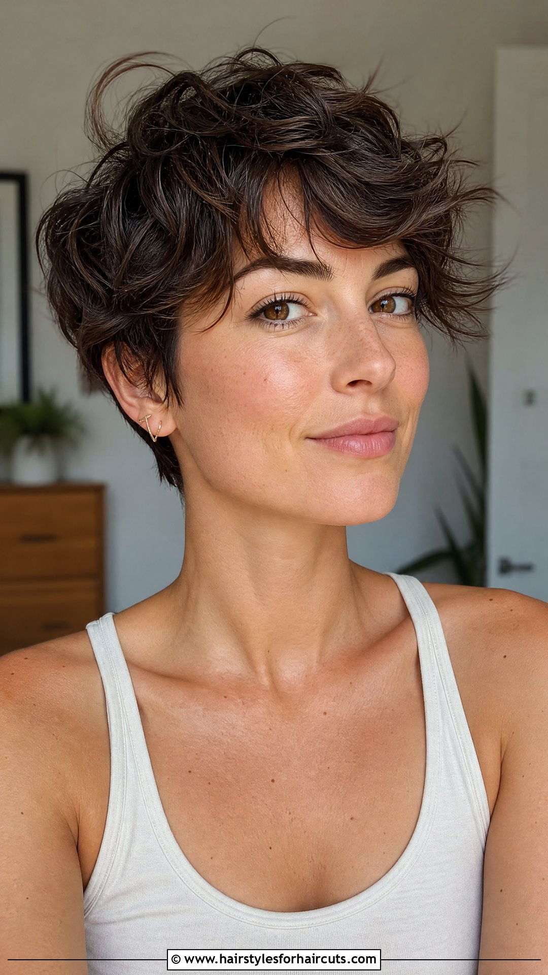 Piecey Pixie Cut For Thick Waves - 25 low-maintenance short haircuts for thick wavy hair - 25 low-maintenance short haircuts for thick wavy hair