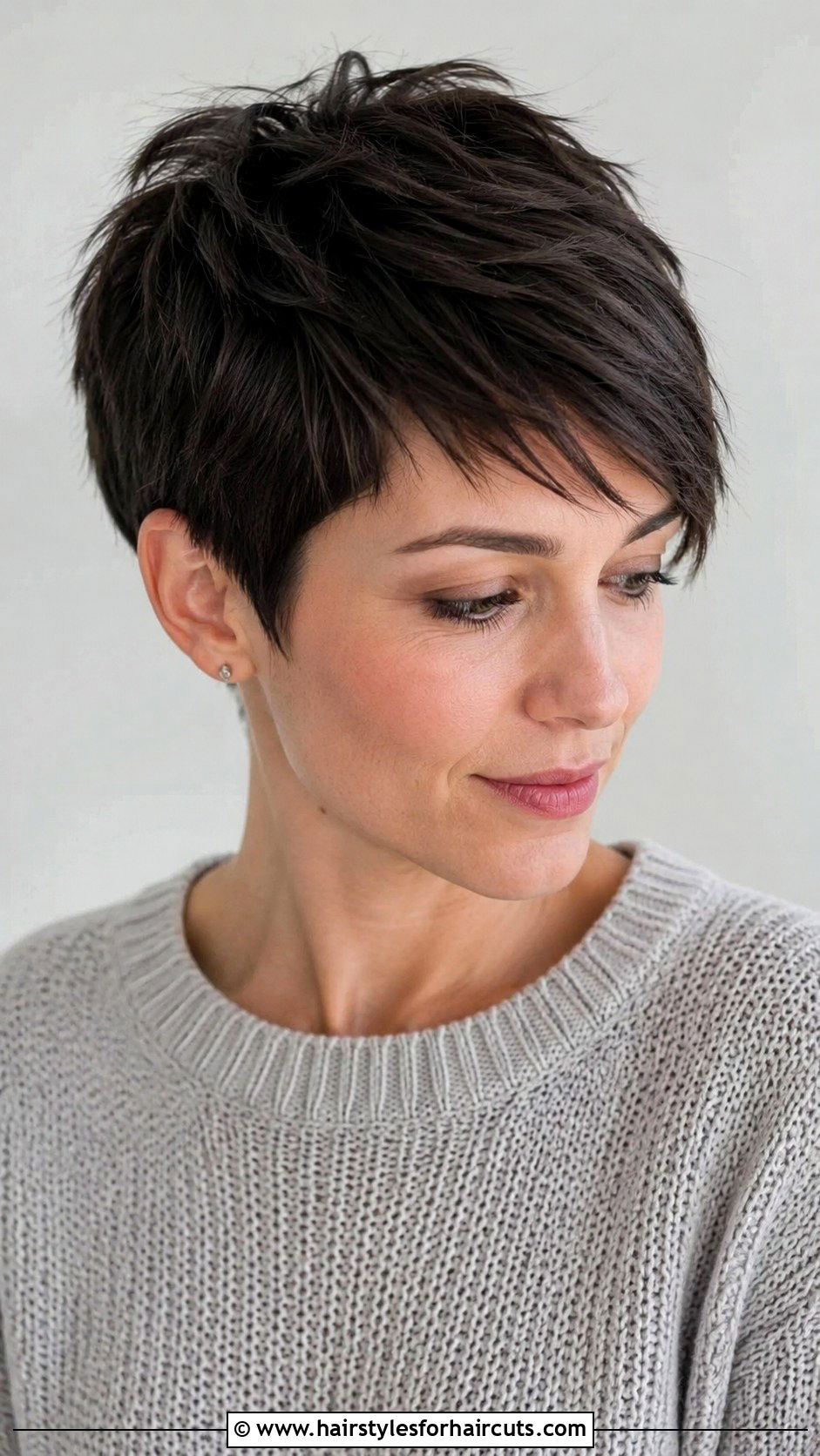 Piecey Pixie Cut - 25 2000s hairstyles short hair - 25 2000s hairstyles short hair