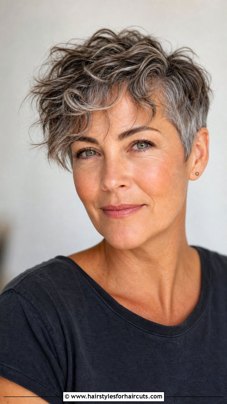 Piecey Pixie For Wavy Hair - 25 short haircuts for wavy hair over 50 - 25 short haircuts for wavy hair over 50