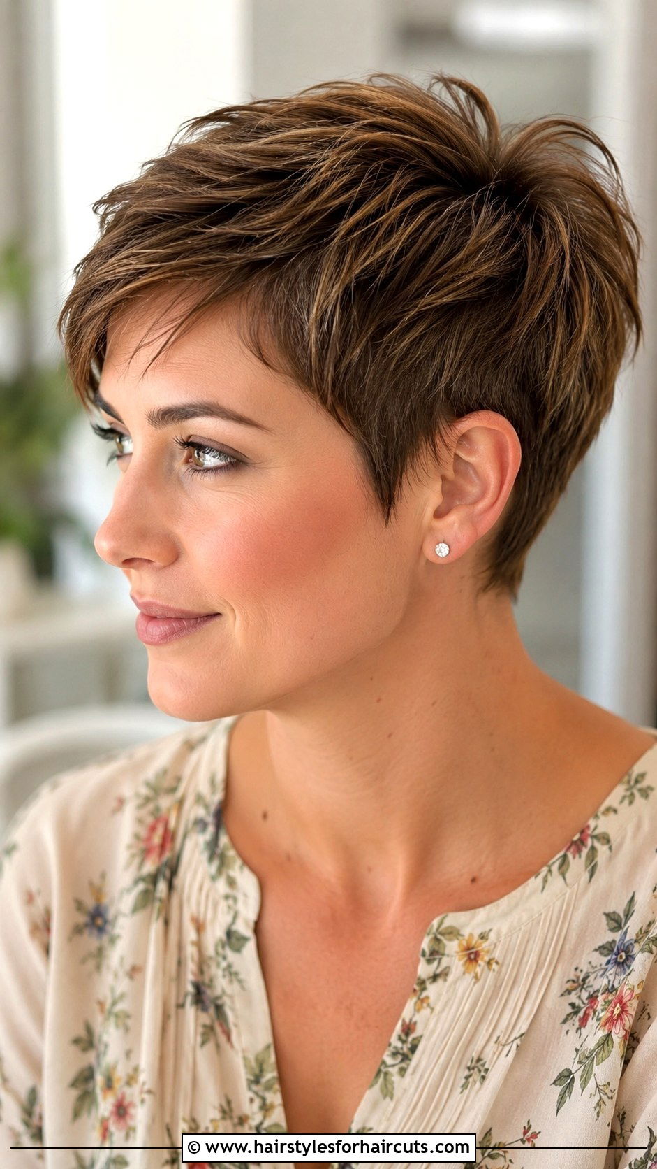 Piecey Pixie Haircut - 25 low maintenance haircuts for thick straight hair - 25 low maintenance haircuts for thick straight hair