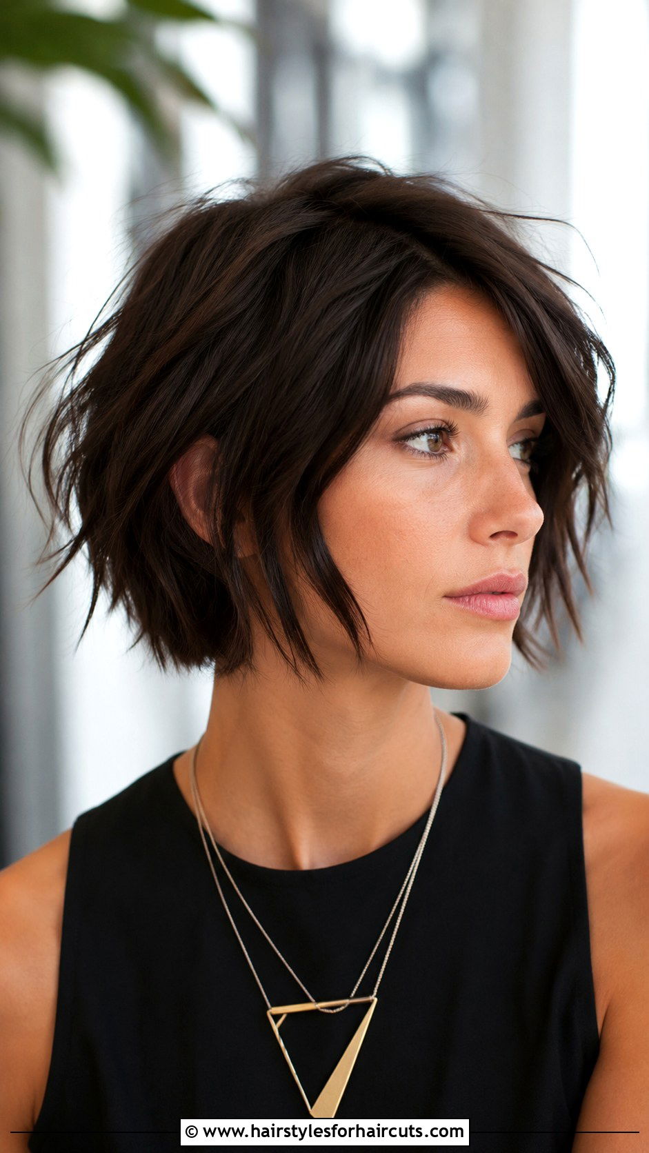 Piecey Textured Short Bob - 25 short haircuts for black women over 60 - 25 short haircuts for black women over 60