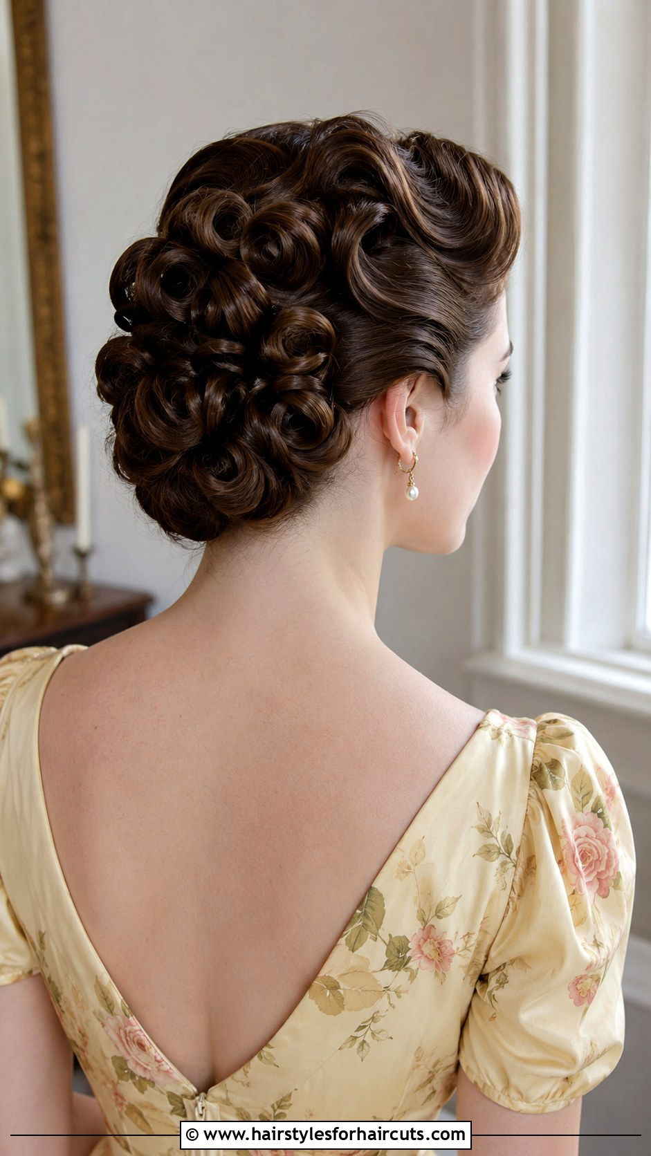 Pin Curl Updo - 25 60s hairstyles - 25 60s hairstyles