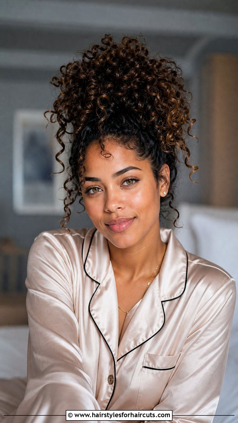 Pineapple Updo - 25 healthy hairstyles - 25 healthy hairstyles