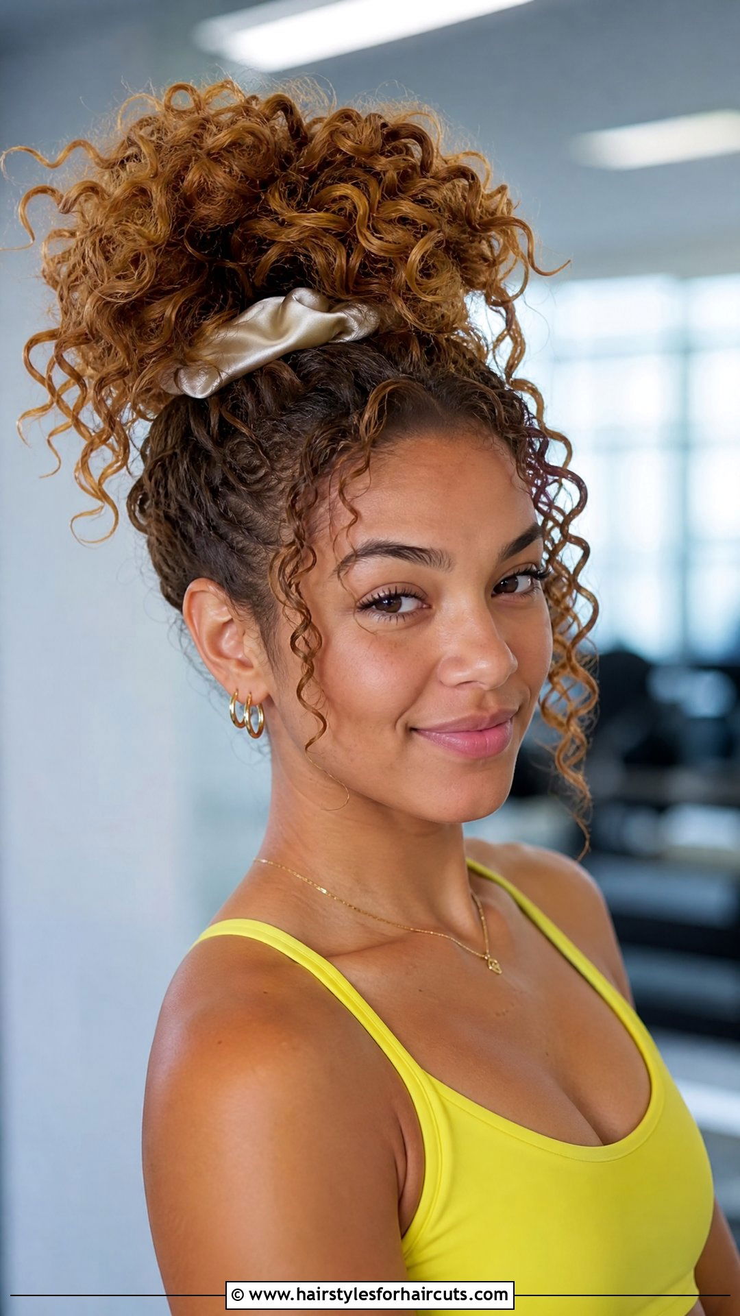 Pineapple Updo - 25 workout hairstyles that wont damage hair - 25 workout hairstyles that won't damage hair