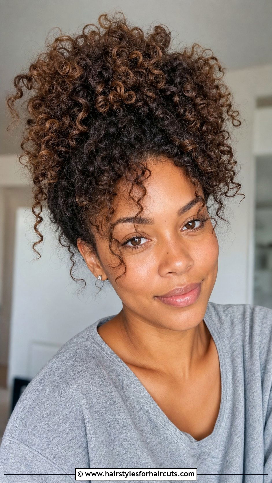 Pineapple Updo For Curly Hair - 25 hairstyles for curly and frizzy hair - 25 hairstyles for curly and frizzy hair