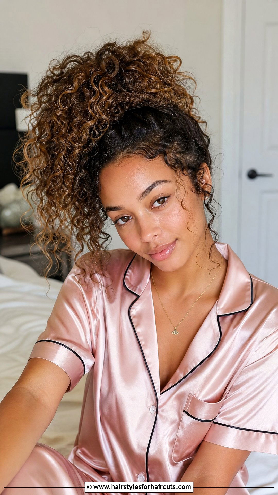 Pineapple Updo For Long Curly Hair - 25 hairstyles ideas for long curly hair - 25 hairstyles ideas for long curly hair
