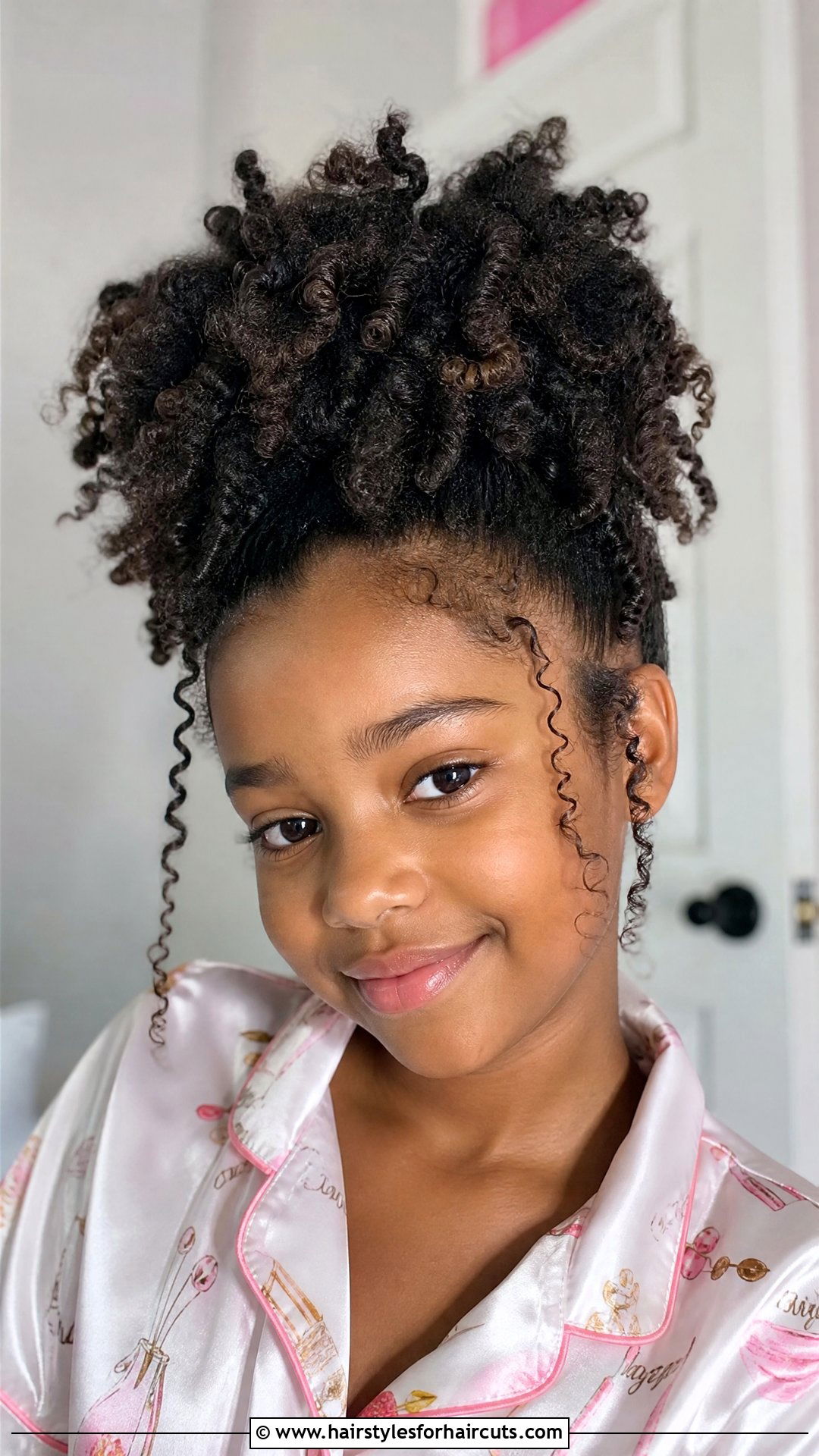 Pineapple Updo Natural Hair - 25 hairstyles for girls with natural hair - 25 hairstyles for girls with natural hair