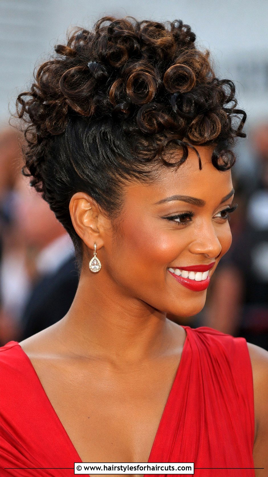 Pinned Curls Updo For Short Hair - 25 easy updo hairstyles for short hair - 25 easy updo hairstyles for short hair