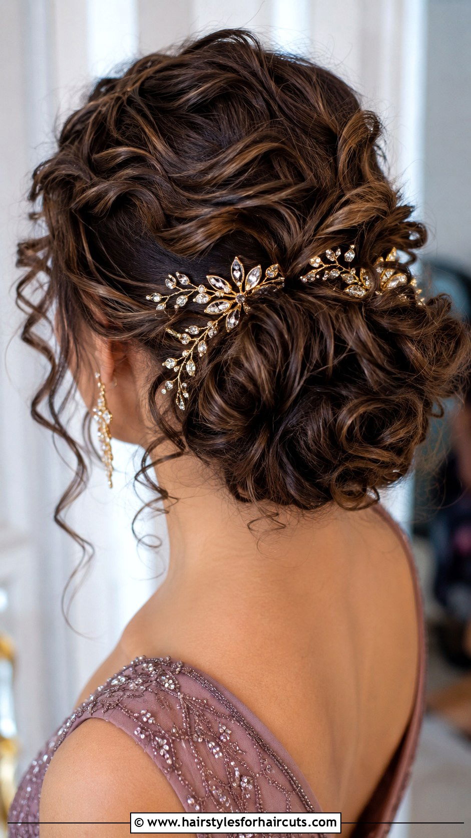 Pinned Curly Hairstyle - 25 elegant curly hairstyles - 25 elegant curly hairstyles
