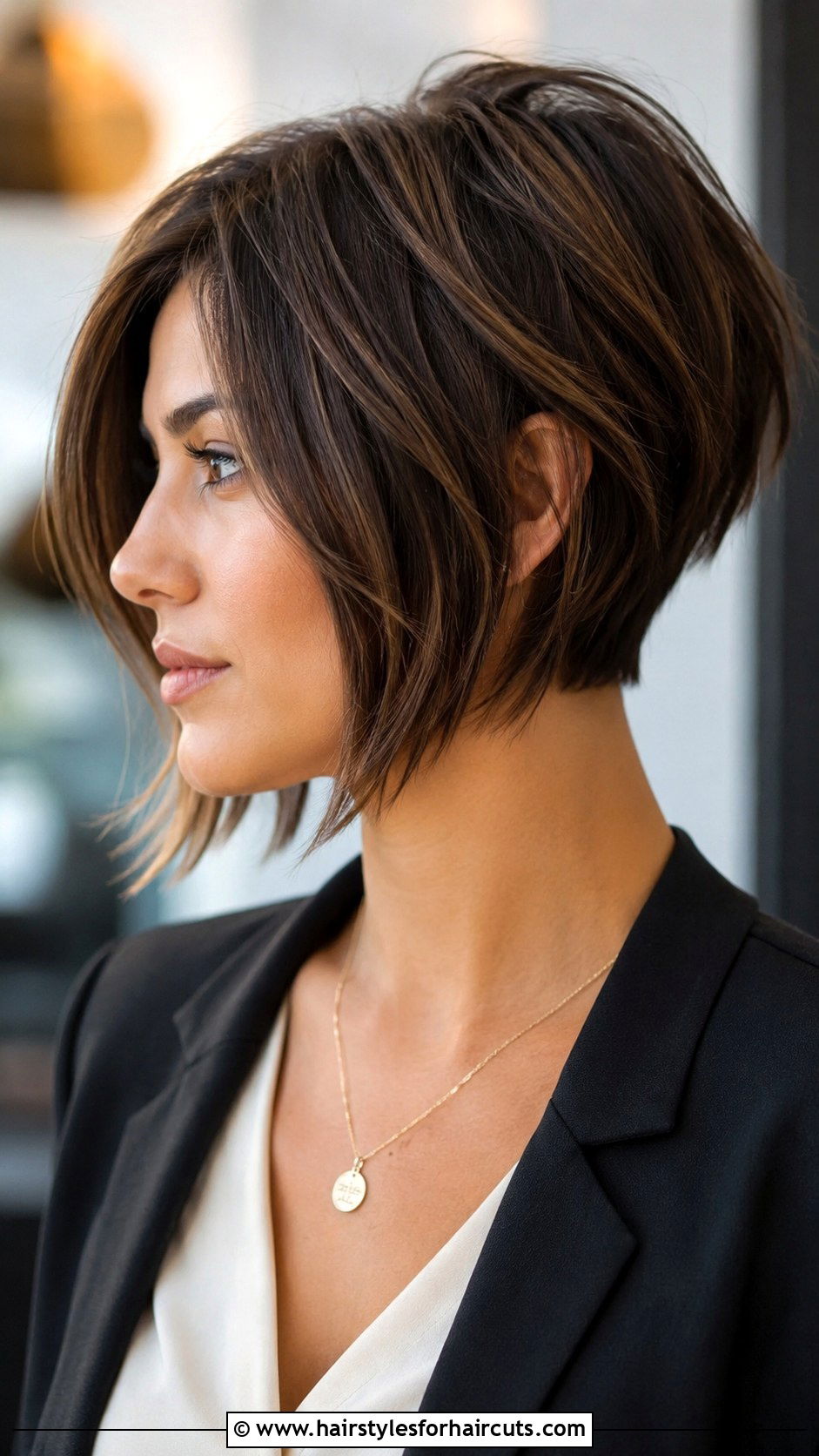 Pixie Bob Hybrid Cut - 25 hairstyles for women with fine straight hair - 25 hairstyles for women with fine straight hair