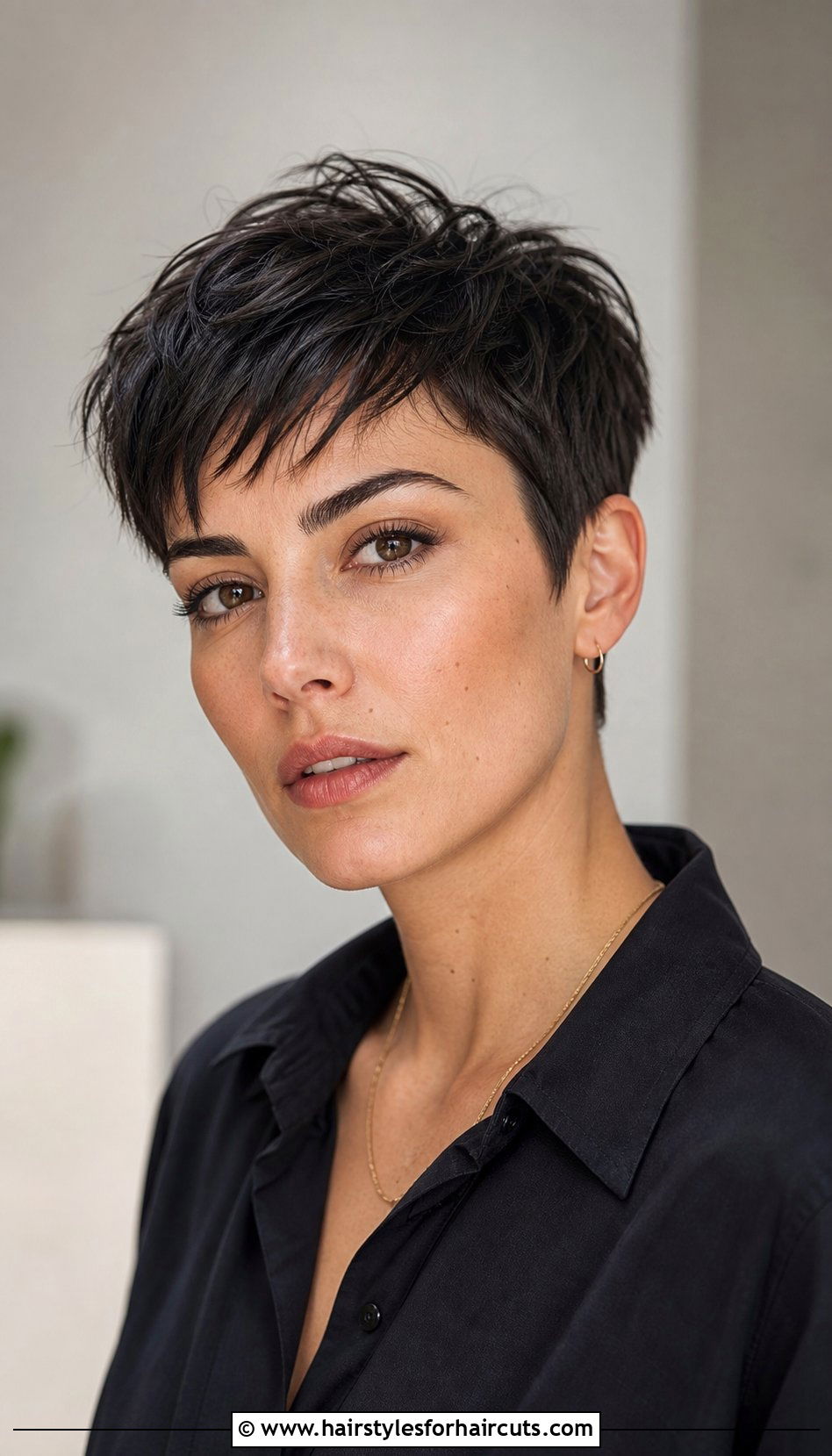 Pixie Cut For Women - 25 haircuts logo - 25 haircuts logo