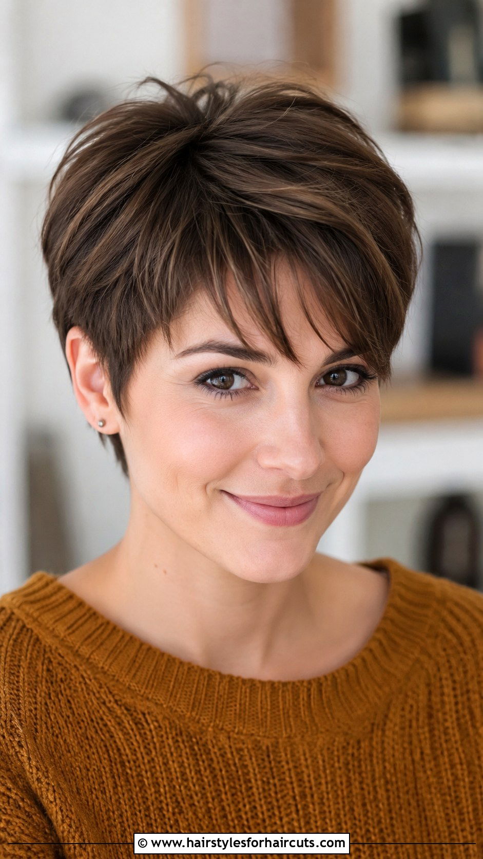 Pixie Cut With Bangs - 25 womens short hairstyles for fine hair - 25 womens short hairstyles for fine hair