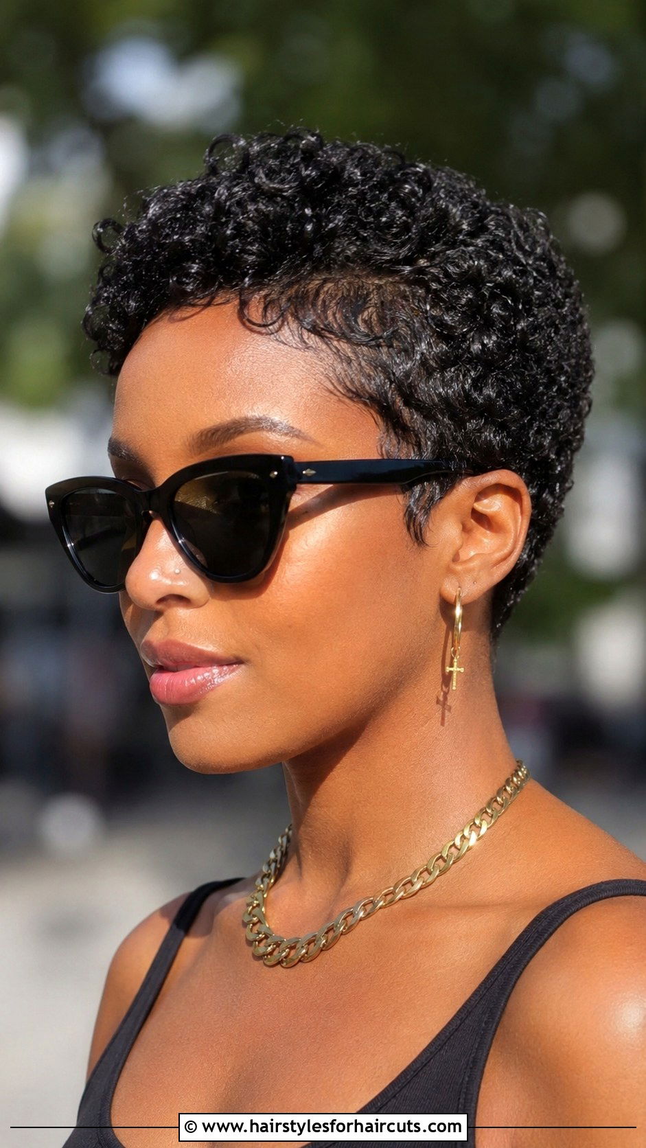 Pixie Cut With Curls - 25 summer hairstyles for black women - 25 summer hairstyles for black women