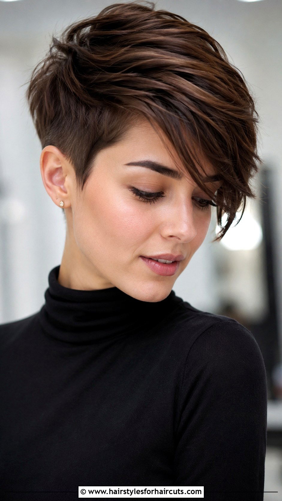 Pixie Cut With Side Swept Fringe - 25 hairstyles with side fringe - 25 hairstyles with side fringe