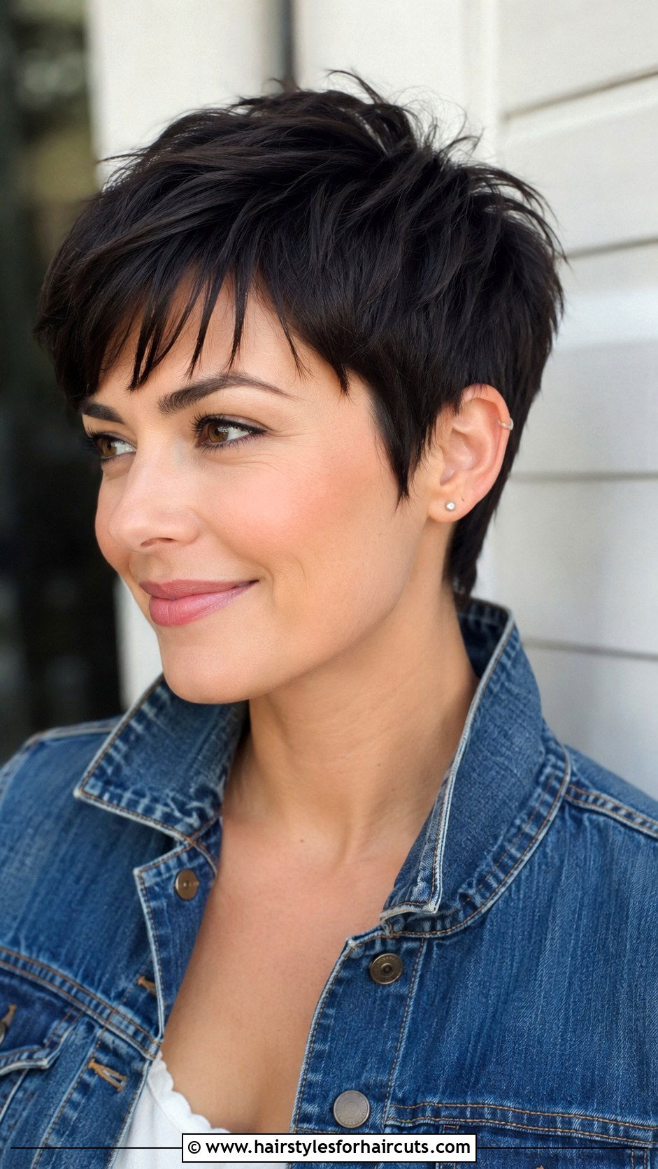 Pixie Cut With Textured Fringe - 25 birthday hairstyles for short hair - 25 birthday hairstyles for short hair