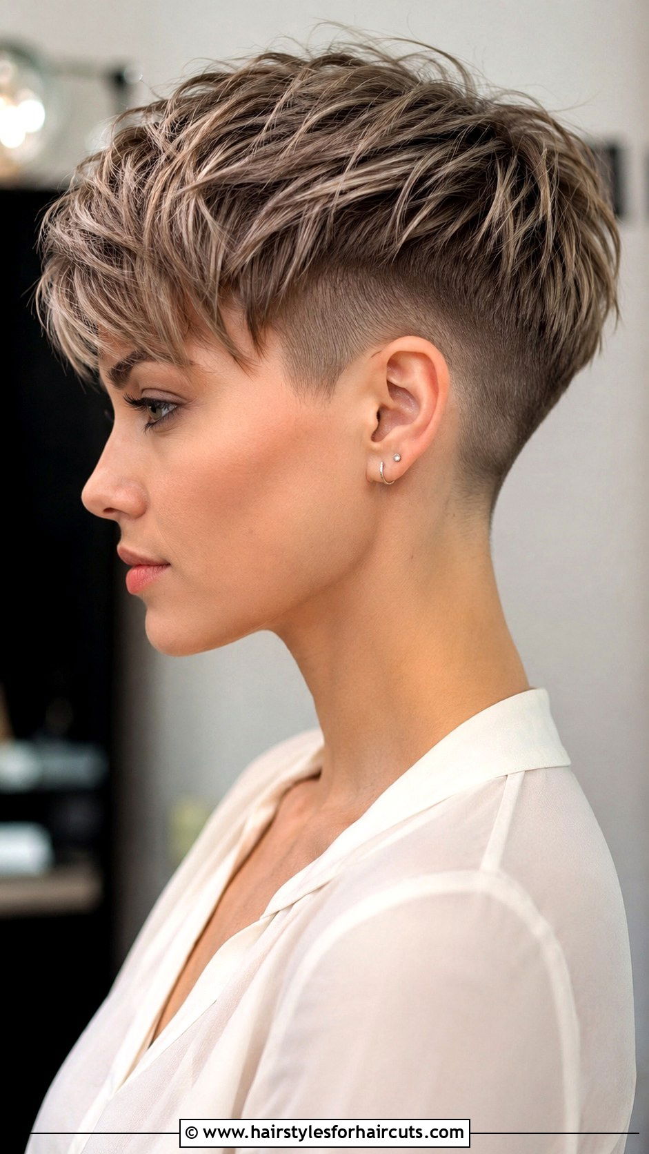Pixie Cut With Undercut - 25 haircuts machines - 25 haircuts machines