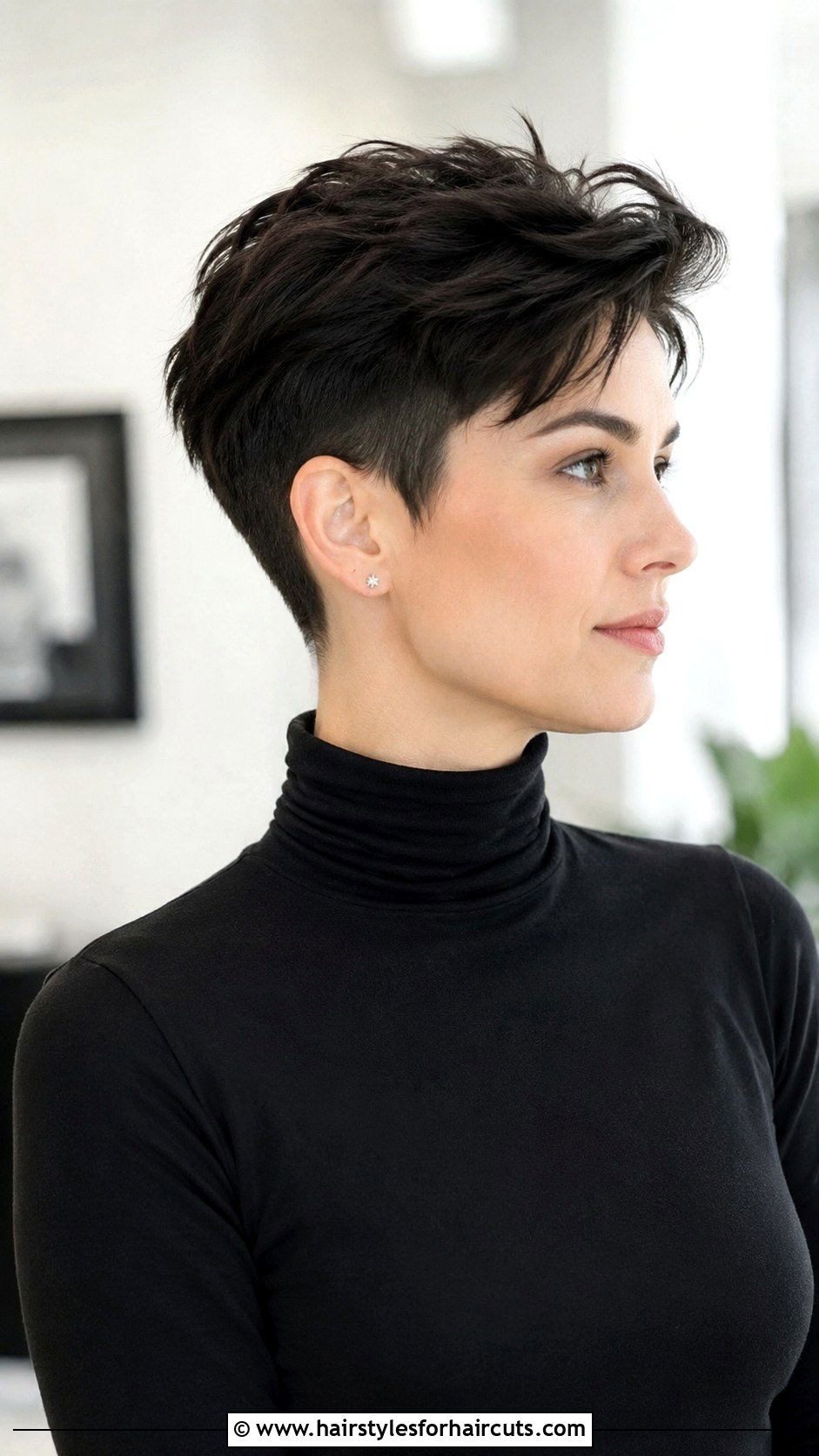 Pixie Cut With Volume For Round Face - 25 haircuts for women with round face - 25 haircuts for women with round face