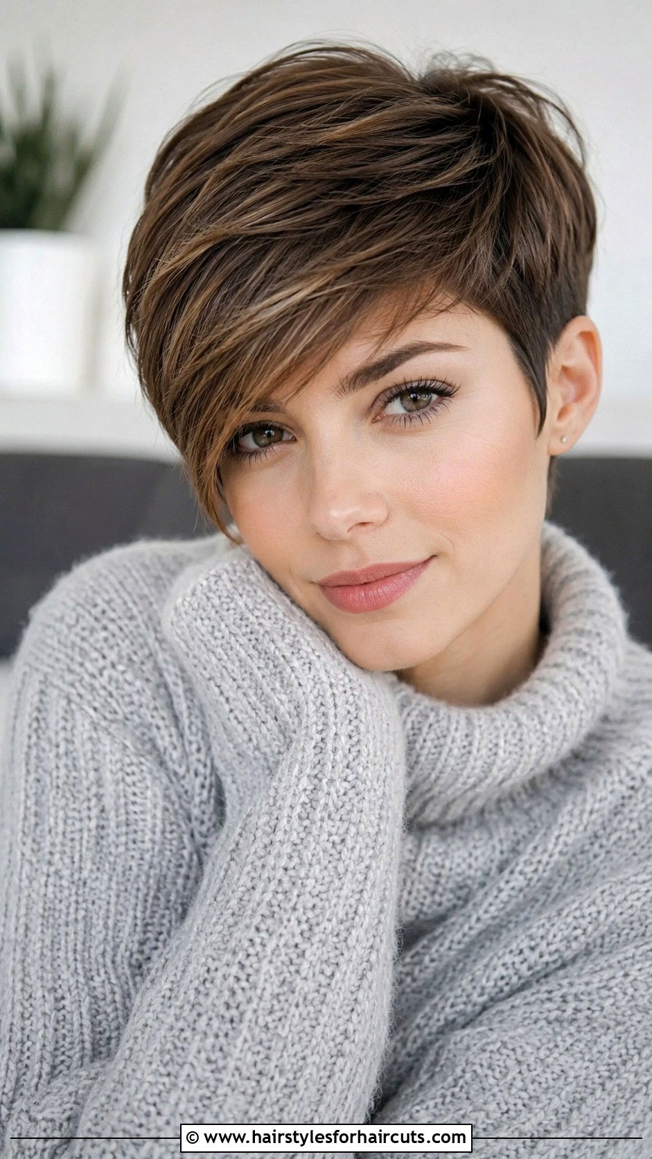 Pixie With Side Swept Bangs - 25 cute haircuts for girls short hair - 25 cute haircuts for girls short hair