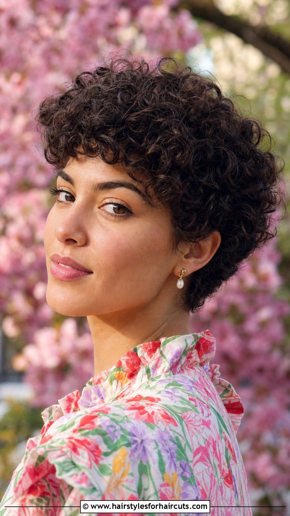 Poodle Cut - 25 hairstyles in the 1940s - 25 hairstyles in the 1940s