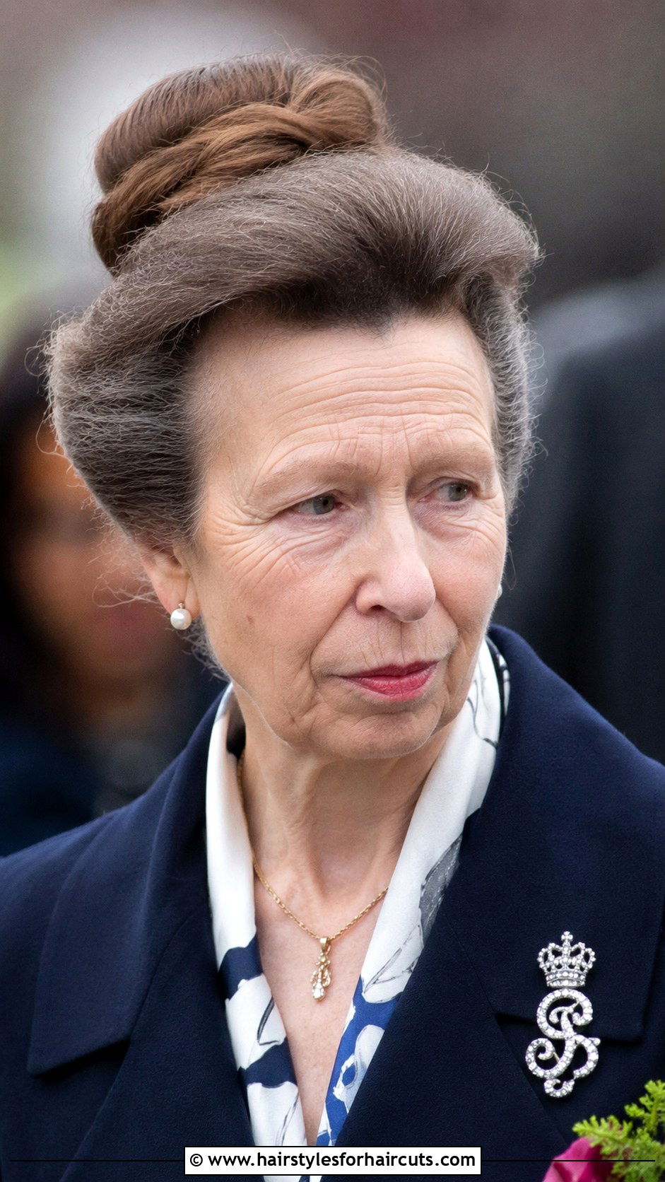 Princess Anne Elegant Top Knot - 25 princess anne hairstyles - 25 princess anne hairstyles