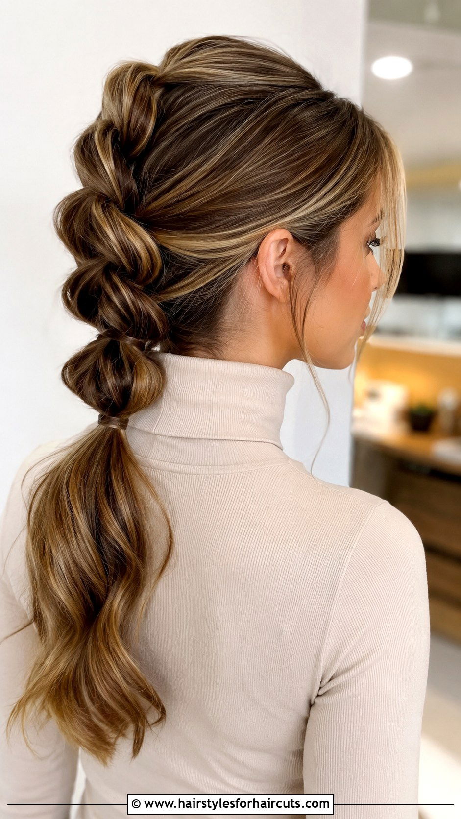 Pull Through Braid Hairstyle - 25 hairstyles to keep hair from tangling - 25 hairstyles to keep hair from tangling