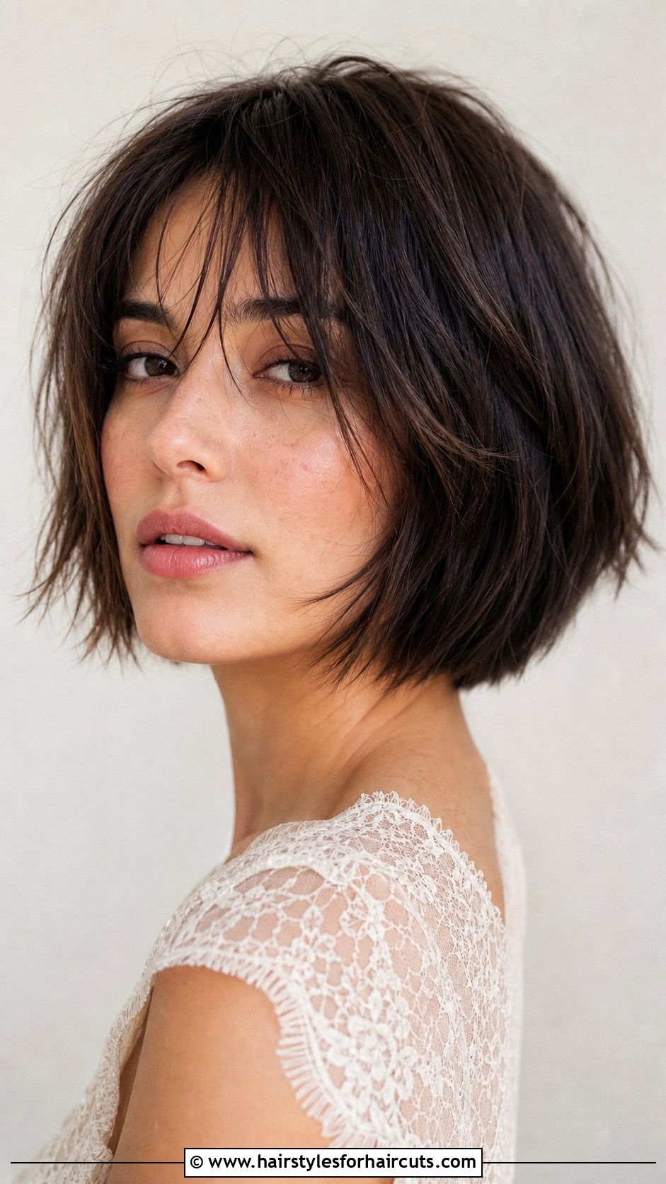 Razor Cut Bob - 25 best haircuts for thick hair women - 25 best haircuts for thick hair women