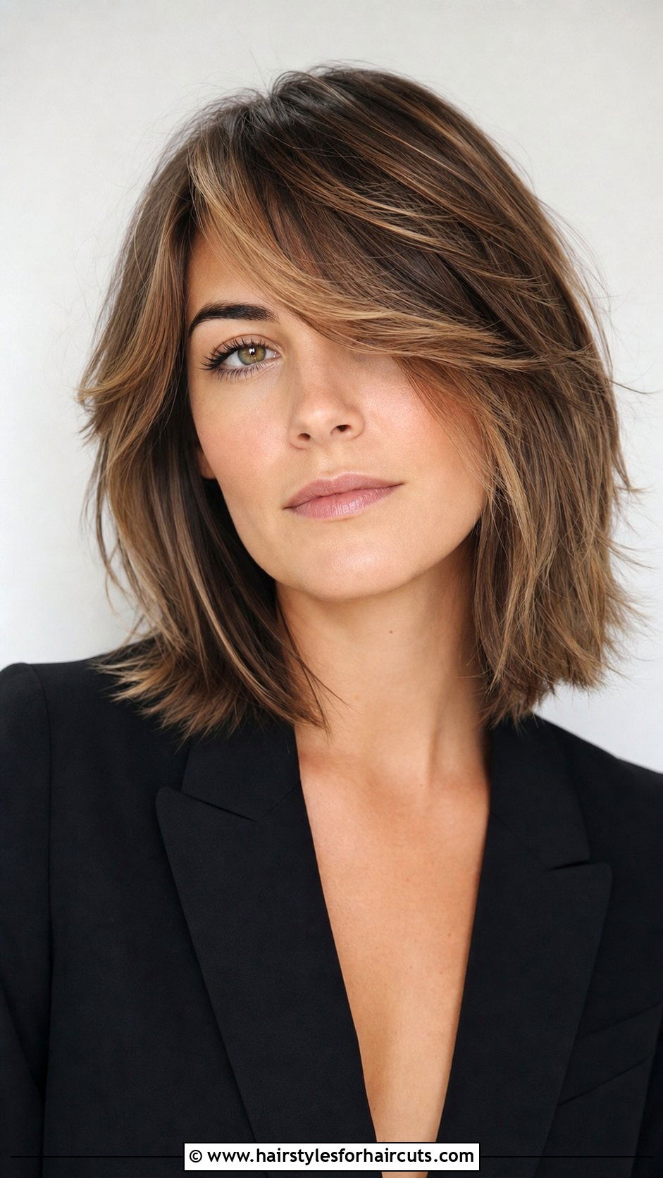 Razor Cut Lob With Side Bangs - 25 haircuts for thinning front hair - 25 haircuts for thinning front hair