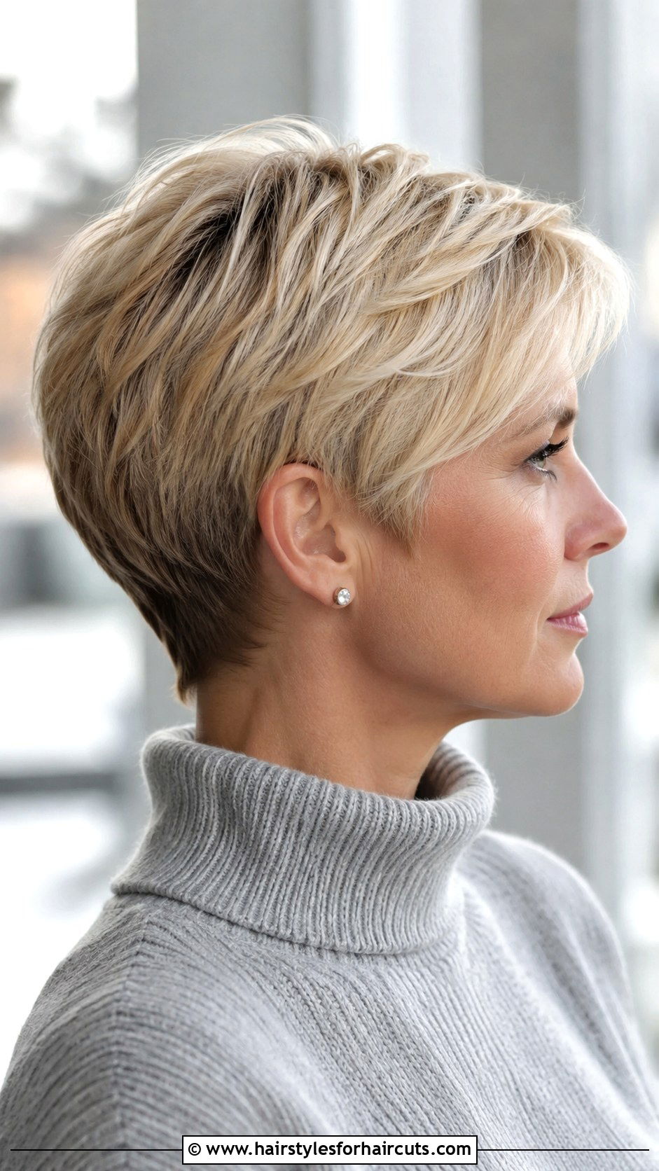 Razor Cut Short Stack - 25 razor cut hairstyles for thin hair - 25 razor cut hairstyles for thin hair