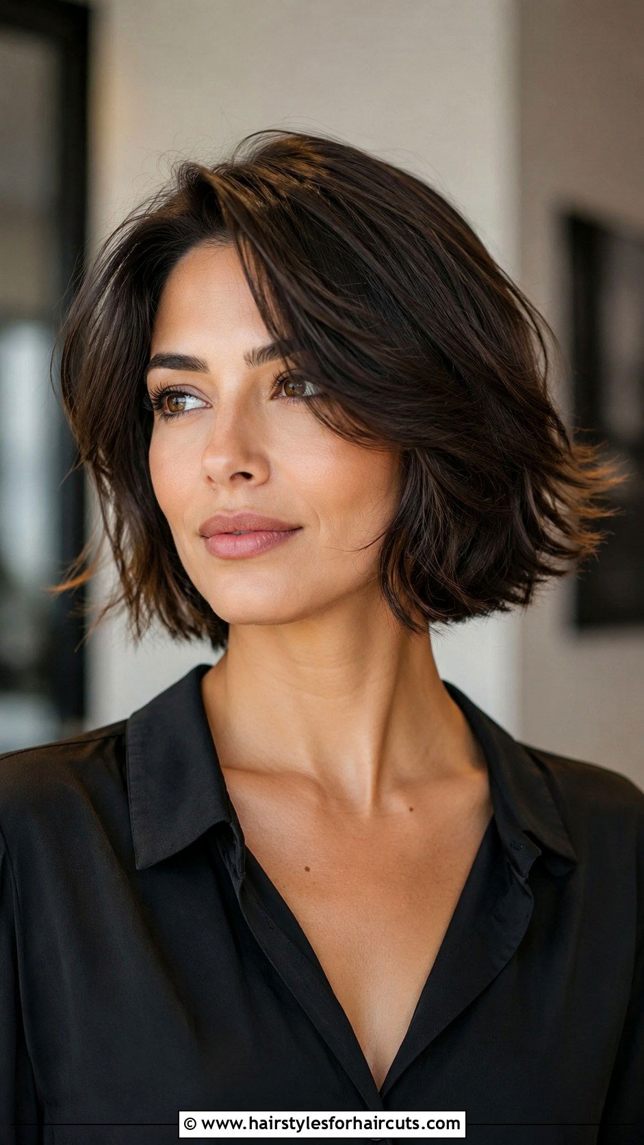 Razored Bob - 25 womens haircuts for thick wavy hair - 25 womens haircuts for thick wavy hair