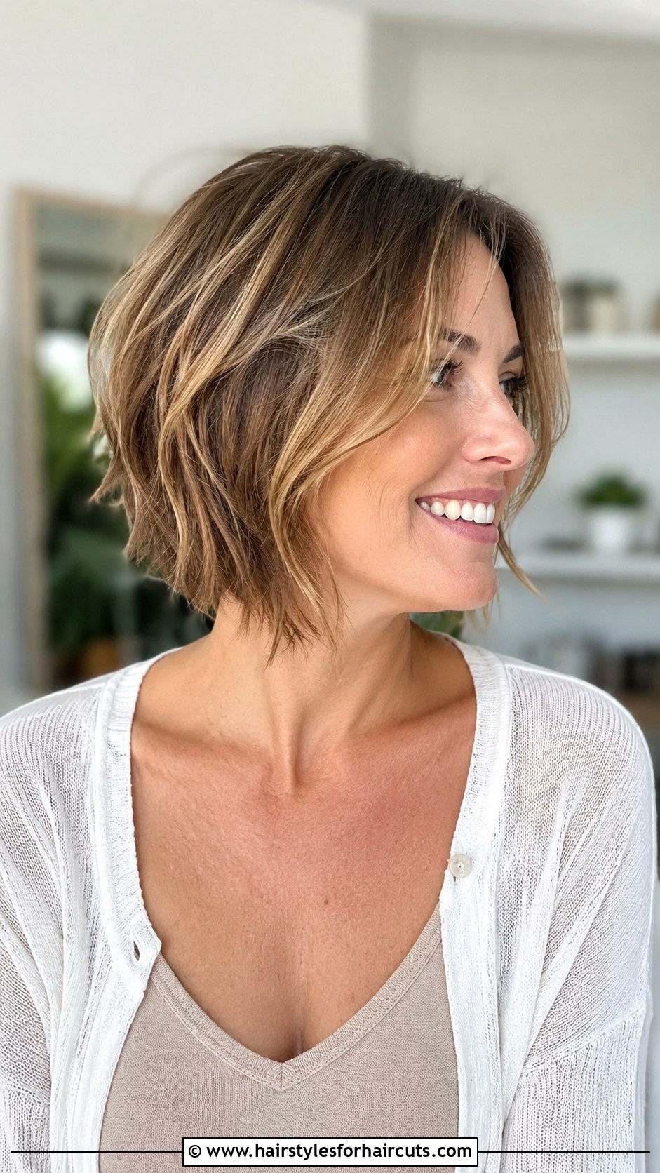 Razored Bob - 25 haircuts and blow out - 25 haircuts and blow out
