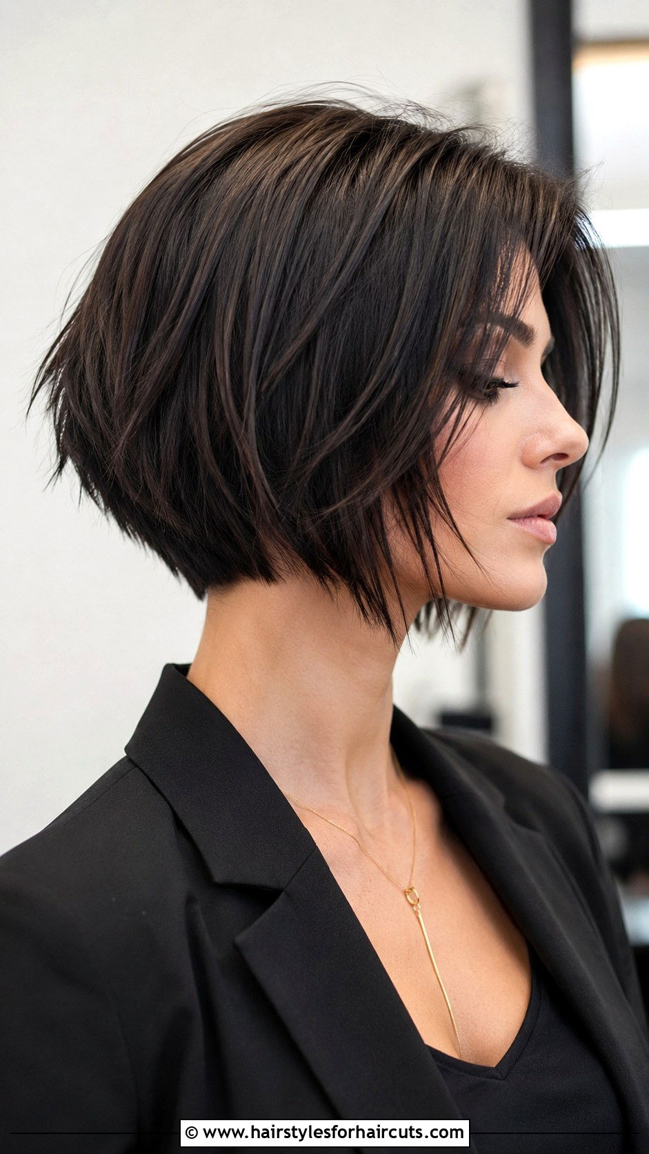 Razored Bob Haircut - 25 haircuts for women with fine straight hair - 25 haircuts for women with fine straight hair