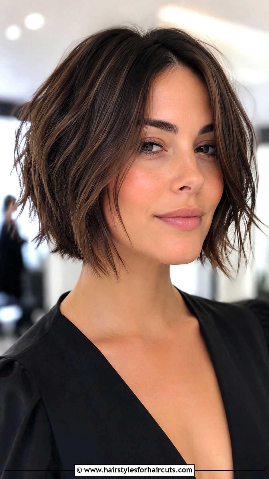 Razored Bob Haircut For Round Face - 25 haircuts for women with round face - 25 haircuts for women with round face