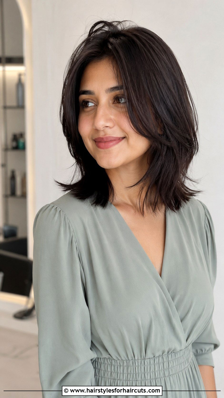 Razored Lob Haircut - 25 face slimming haircuts - 25 face slimming haircuts