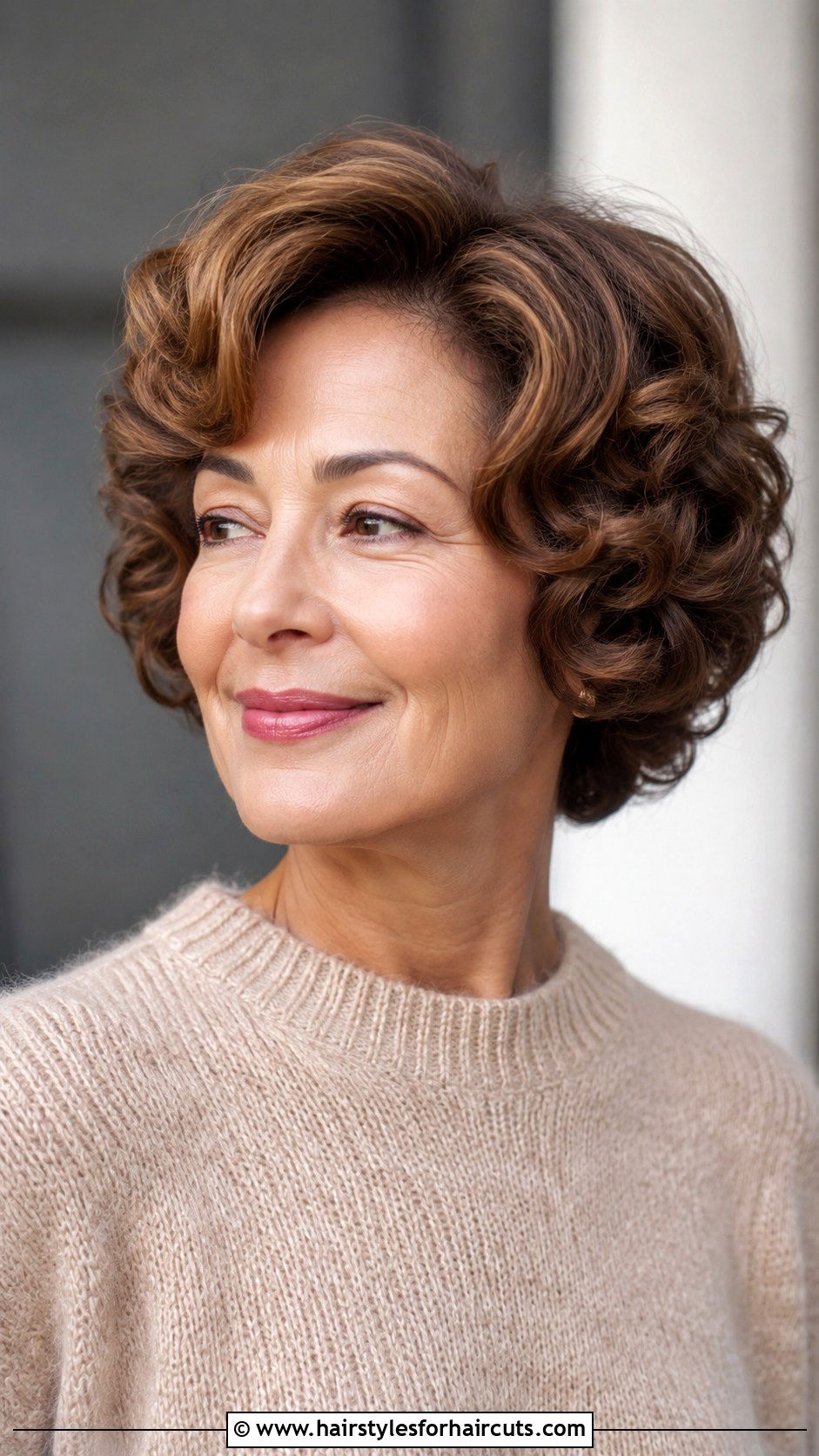 Retro Barrel Curls Short Hair - 25 old hollywood hairstyles for short hair - 25 old hollywood hairstyles for short hair
