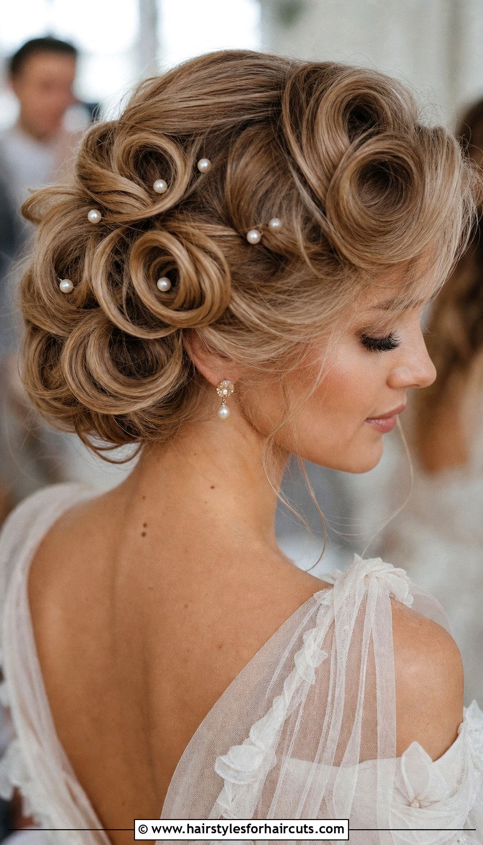 Retro Pin Curl Updo - 25 wedding long hair vintage hairstyles - 25 wedding long hair vintage hairstyles