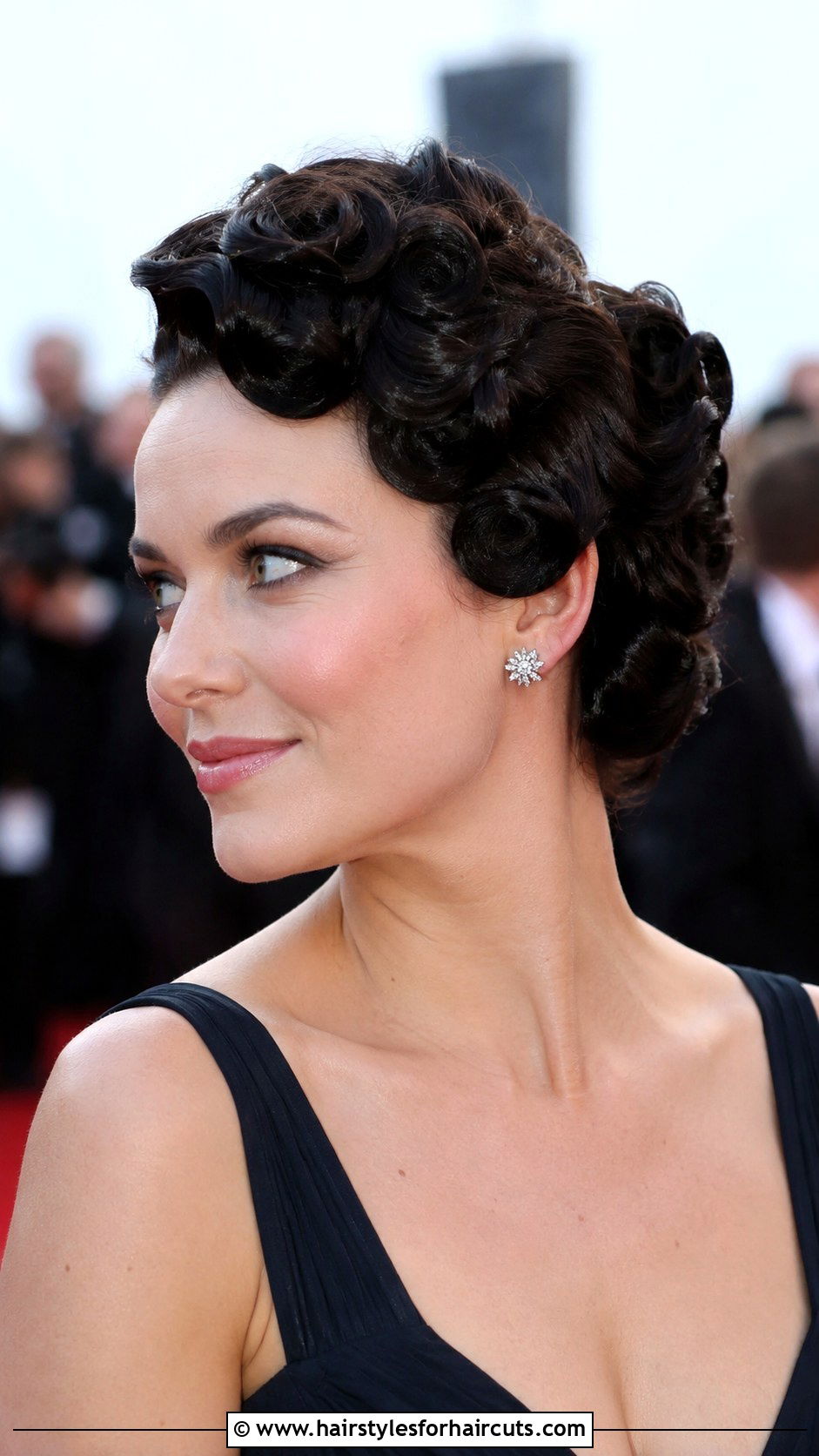 Retro Pin Curl Updo Short Hair - 25 cute updo hairstyles for short hair - 25 cute updo hairstyles for short hair